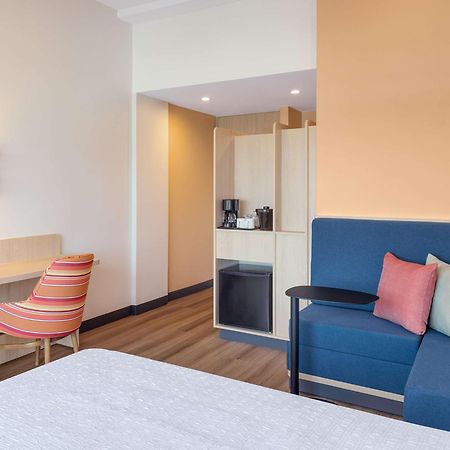 Отель Hampton By Hilton Guanacaste Airport Либерия Экстерьер фото