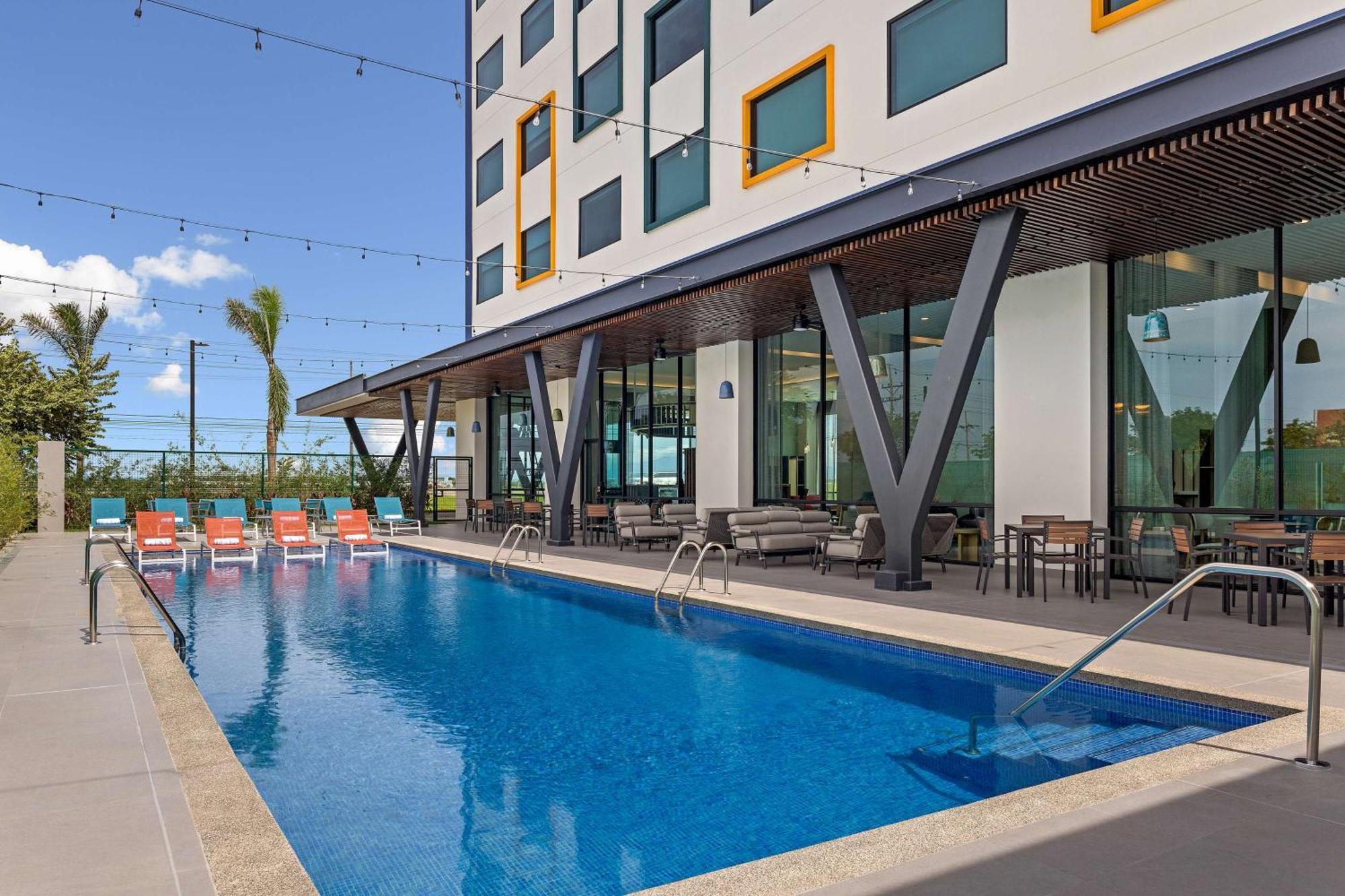 Отель Hampton By Hilton Guanacaste Airport Либерия Экстерьер фото